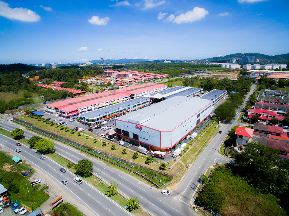 Hypermarket and conveniences